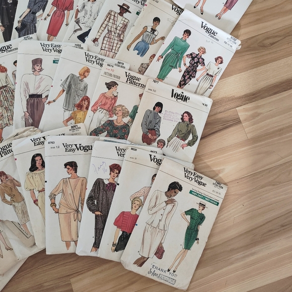 Lot of 51 Vintage Vogue Patterns - Picture 5 of 6